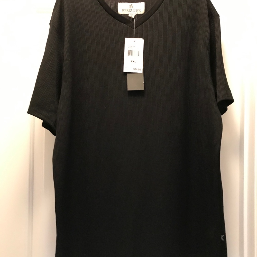 NWT Ferruche tshirt black size XXL V-neck